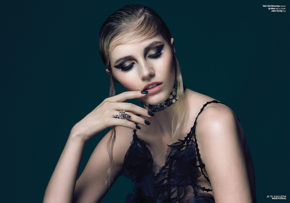 Anna Wong Stylist. Jacquemus blouse